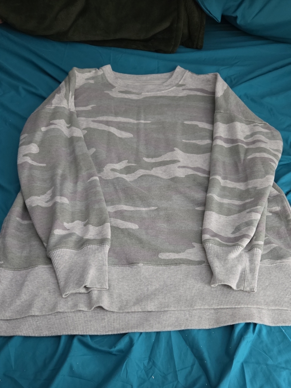 aerie Women’s Gray Camo Crewneck Sweater